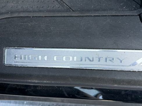 Used 2025 Chevrolet Tahoe High Country AWD/4WD image 25