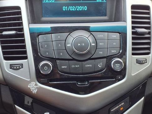 Used 2015 Chevrolet Cruze LS image 12