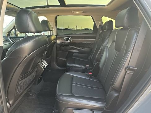 Used 2023 Kia Sorento SX AWD/4WD image 33