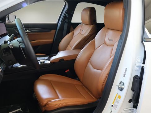 Used 2025 Cadillac CT5 V image 11