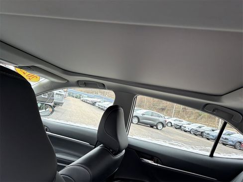 Used 2023 Toyota Camry XSE image 13