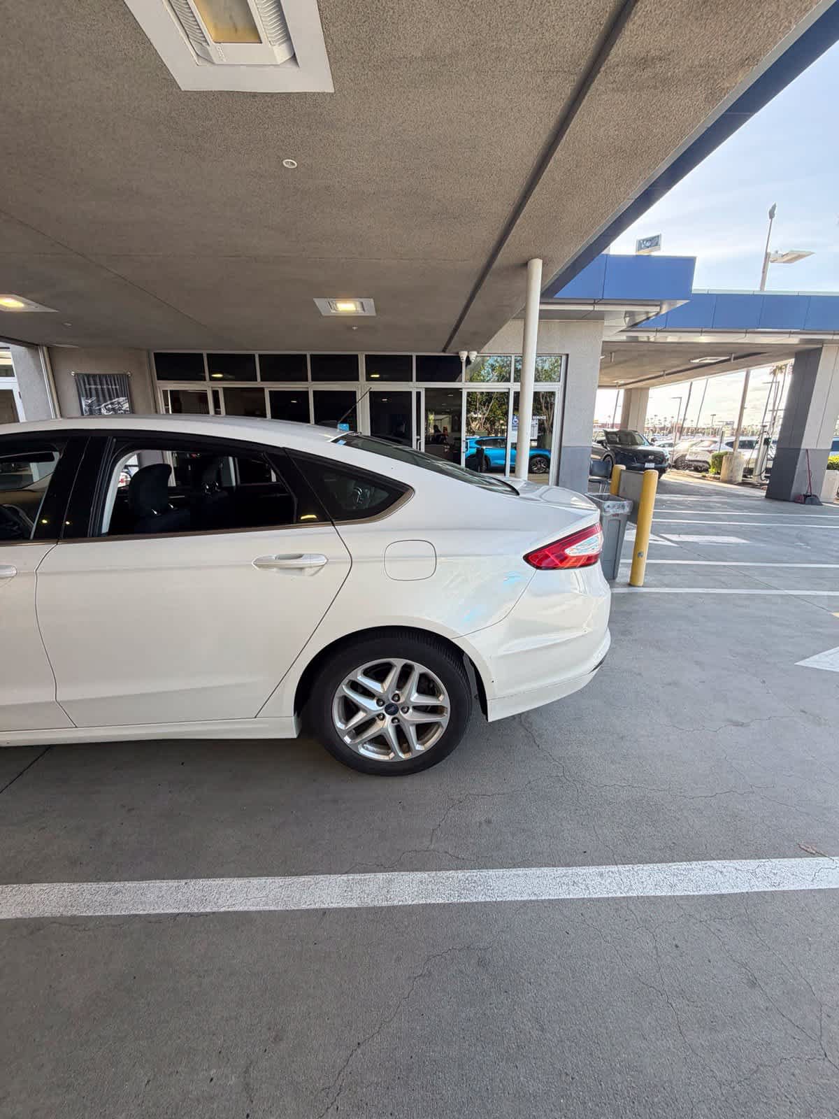 Used 2013 Ford Fusion SE FWD image 7