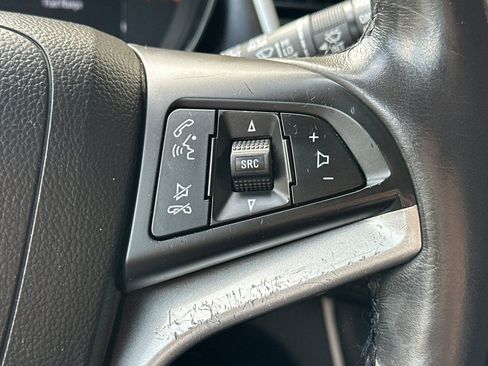 Certified 2022 Chevrolet Trax LT w/ Driver Confidence Package AWD/4WD image 32