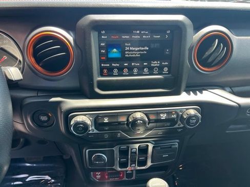Used 2021 Jeep Gladiator Mojave w/ LED Lighting Group AWD/4WD image 15