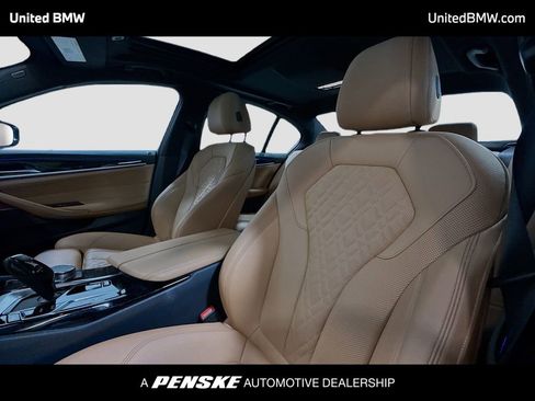 Used 2023 BMW 530i w/ Premium Package RWD image 5