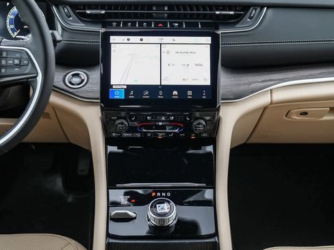 New 2025 Jeep Grand Cherokee L Limited image 14