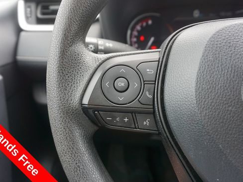 Used 2025 Toyota RAV4 XLE AWD/4WD image 4
