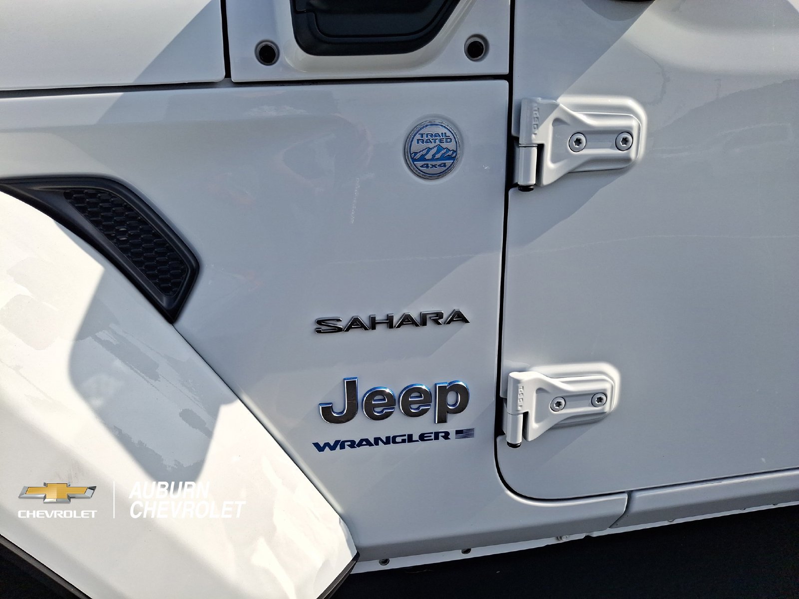 Used 2024 Jeep Wrangler Unlimited Sahara AWD/4WD image 26
