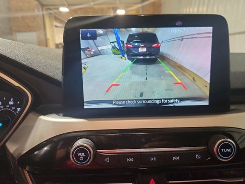 Used 2022 Ford Escape SE image 19