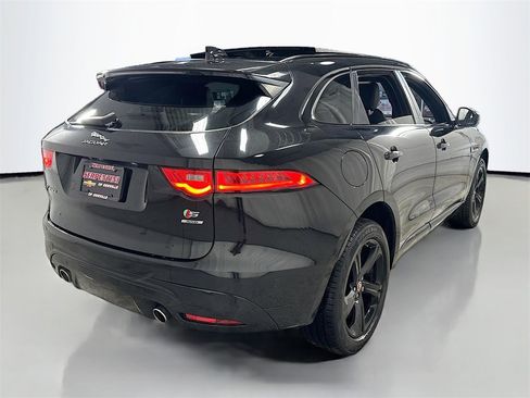 Used 2019 Jaguar F-PACE S image 8