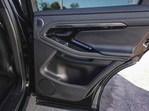 Used 2023 Land Rover Range Rover Evoque SE image 14