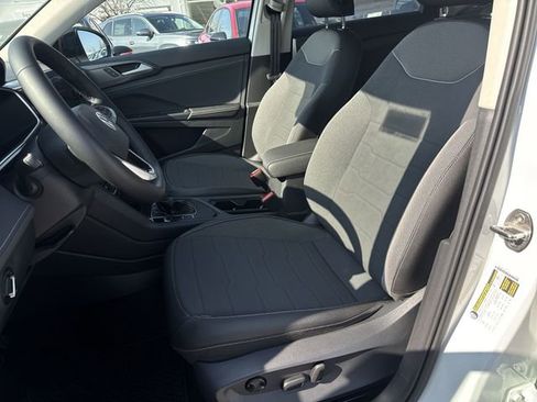 New 2026 Volkswagen Taos SE FWD image 19
