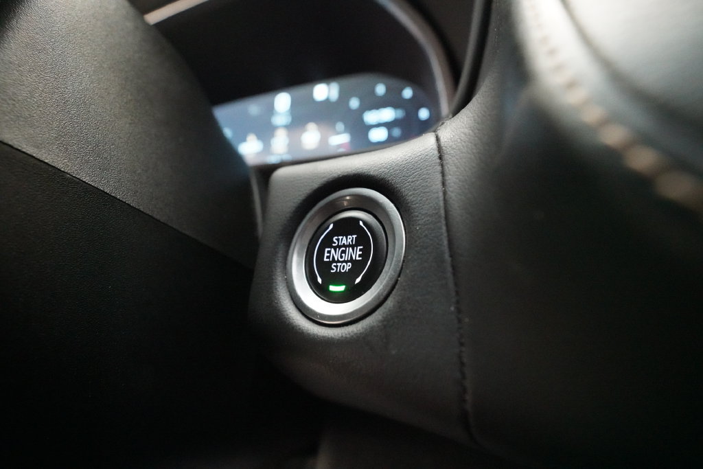 Used 2023 GMC Yukon XL AT4 AWD/4WD image 30