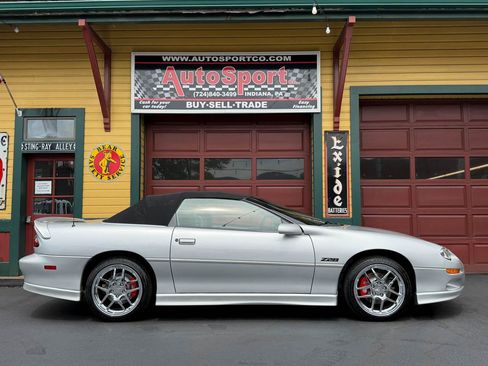Used 2002 Chevrolet Camaro Z28 w/ Sport Appearance Pkg RWD image 5