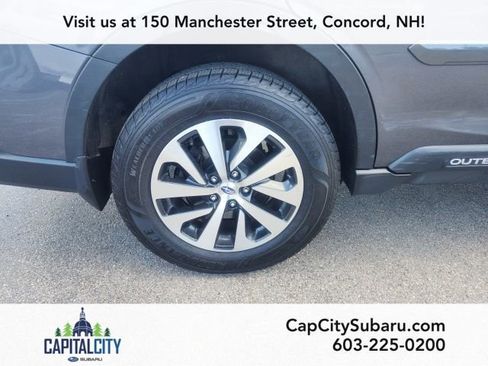 Used 2022 Subaru Outback Premium AWD/4WD image 11