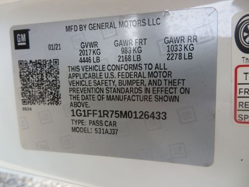 Used 2021 Chevrolet Camaro LT image 22