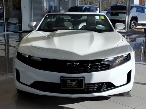 Used 2023 Chevrolet Camaro LT image 2