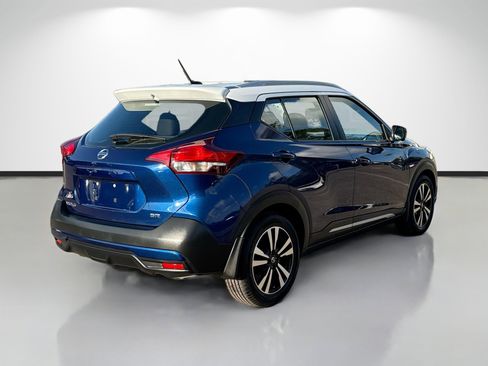 Used 2018 Nissan Kicks SR image 3