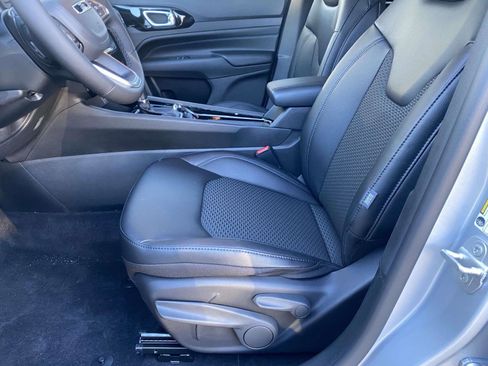 New 2026 Jeep Compass Latitude image 13