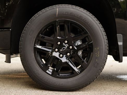 New 2025 Chevrolet Silverado 1500 Custom image 41