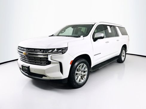 Used 2023 Chevrolet Suburban Premier image 3