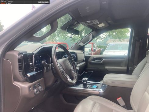 Used 2024 Chevrolet Silverado 1500 LT Trail Boss w/ Convenience Package II AWD/4WD image 26
