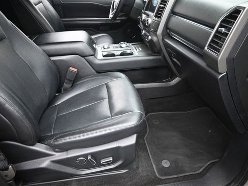 Used 2018 Ford Expedition XLT w/ Equipment Group 202A image 7