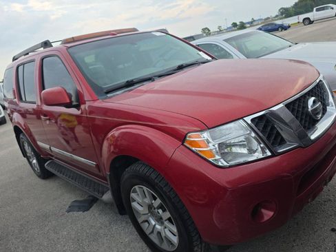 Used 2009 Nissan Pathfinder LE AWD/4WD image 3