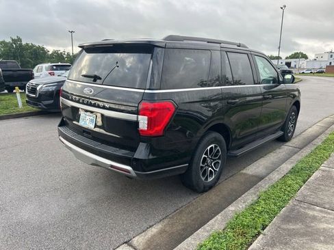 Used 2024 Ford Expedition XLT AWD/4WD image 3