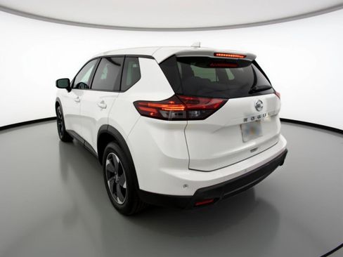 Used 2025 Nissan Rogue SV image 6