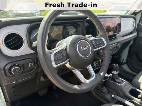 Used 2024 Jeep Wrangler Unlimited Sahara w/ Technology Group AWD/4WD image 18