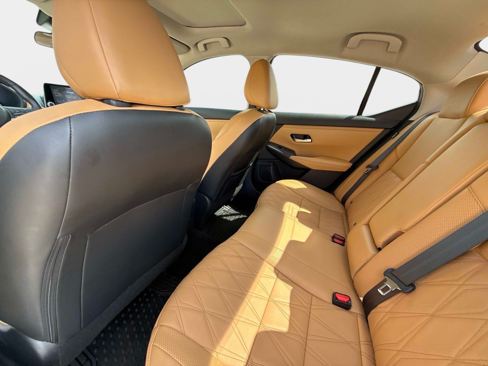 Used 2023 Nissan Sentra SV w/ SV Premium Package FWD image 18