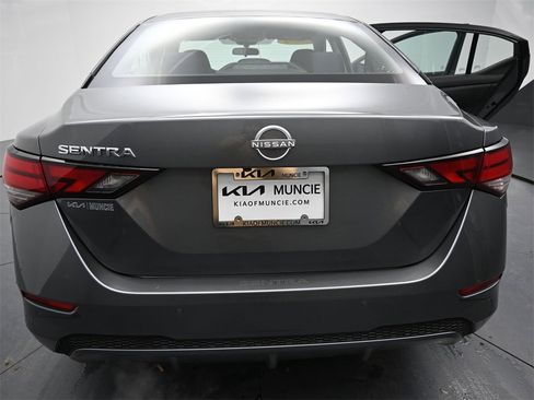 Used 2024 Nissan Sentra S image 9