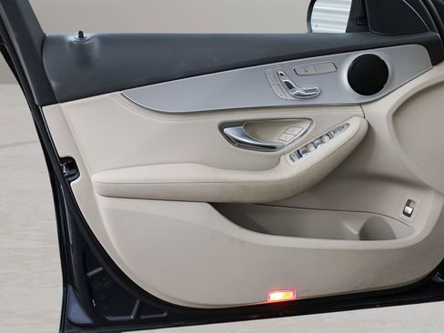 Used 2016 Mercedes-Benz C 300 4MATIC Sedan image 12
