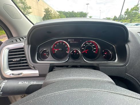 Used 2016 GMC Acadia SLT w/ Open Road Package FWD image 27