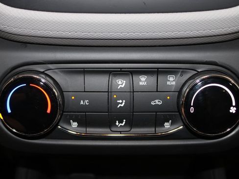 Used 2022 Chevrolet TrailBlazer LT FWD image 39