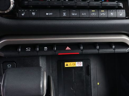 Used 2024 Toyota Tundra Limited AWD/4WD image 41