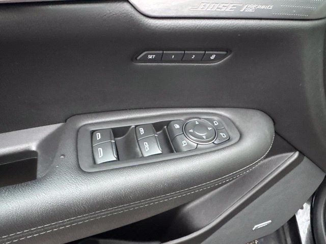 Used 2023 Cadillac XT5 Premium Luxury w/ Technology Package AWD/4WD image 8