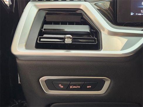 Used 2025 BMW X7 xDrive40i image 21