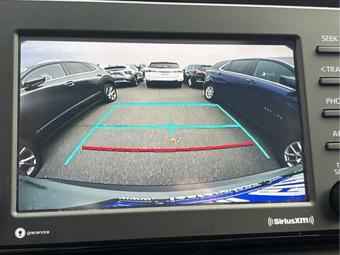 Used 2021 Toyota RAV4 XLE w/ Convenience Package image 14