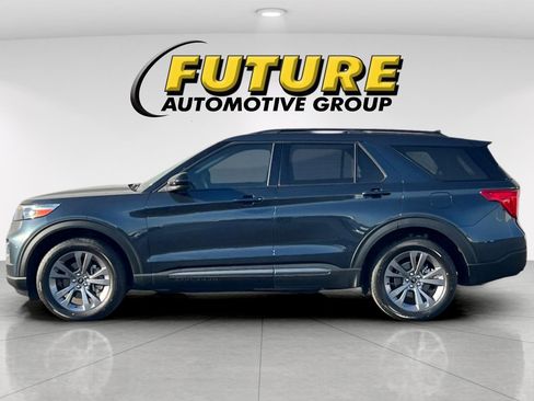 Used 2022 Ford Explorer XLT w/ Equipment Group 202A image 7