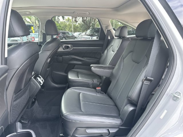 Used 2023 Kia Sorento SX AWD/4WD image 27