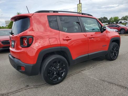 Certified 2023 Jeep Renegade Altitude AWD/4WD image 8