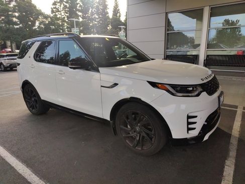 Used 2023 Land Rover Discovery S R-Dynamic image 9