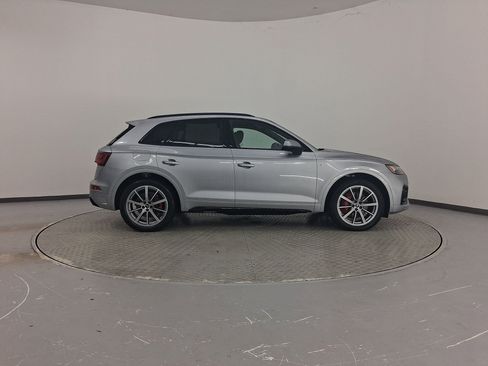 Used 2024 Audi Q5 e Premium Plus w/ Premium Plus Package image 8