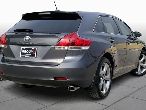 Used 2015 Toyota Venza XLE image 12