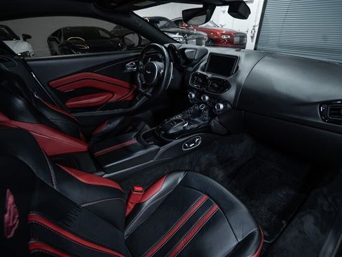 Used 2019 Aston Martin V8 Vantage Coupe RWD image 27