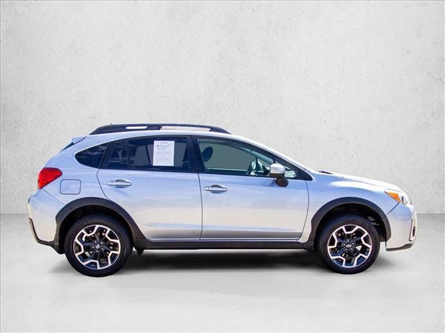 Used 2017 Subaru Crosstrek 2.0i Premium w/ Popular Package #1 AWD/4WD image 4