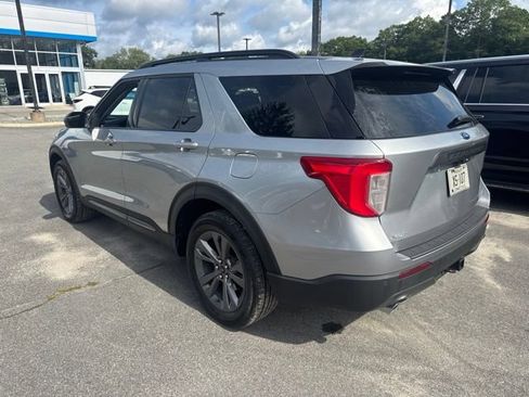 Used 2023 Ford Explorer XLT w/ Equipment Group 202A AWD/4WD image 7
