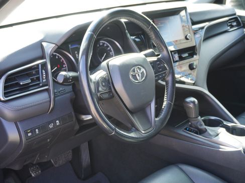 Used 2021 Toyota Camry SE FWD image 17